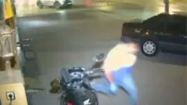 Adana’da Pastaneye El Bombası Atıldı