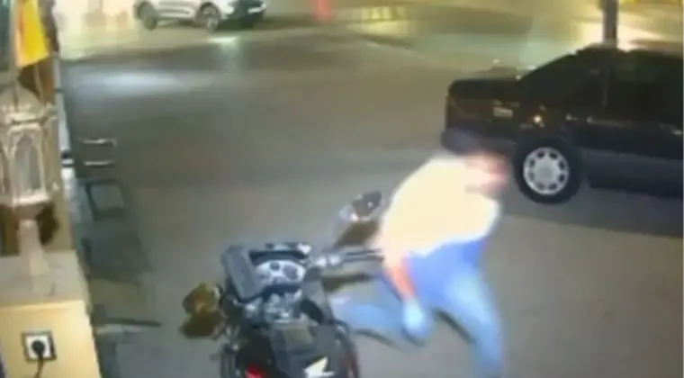 Adana’da Pastaneye El Bombası Atıldı