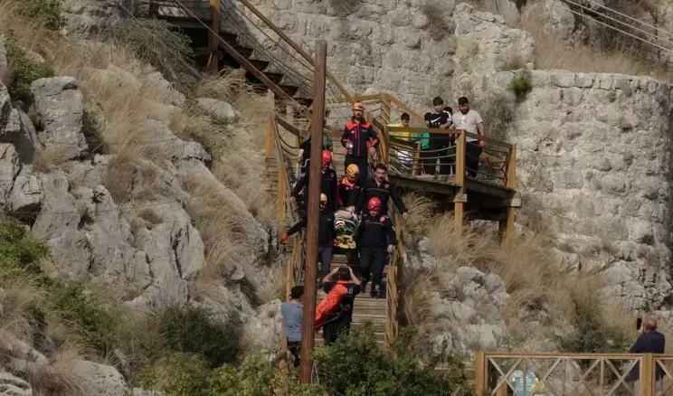 Ceyhan’da Çocuk Düşerek Yaralandı