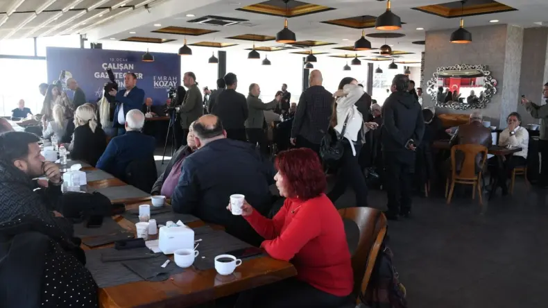 Çukurova Belediye Başkanı Emrah Kozay basın mensuplarıyla bir araya geldi