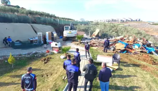 Seyhan Baraj Gölü’ndeki Kaçak Yapılar Yıkılıyor