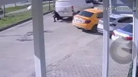 Adana’da Yaya Kamyonetin Çarpmasıyla Yaralandı